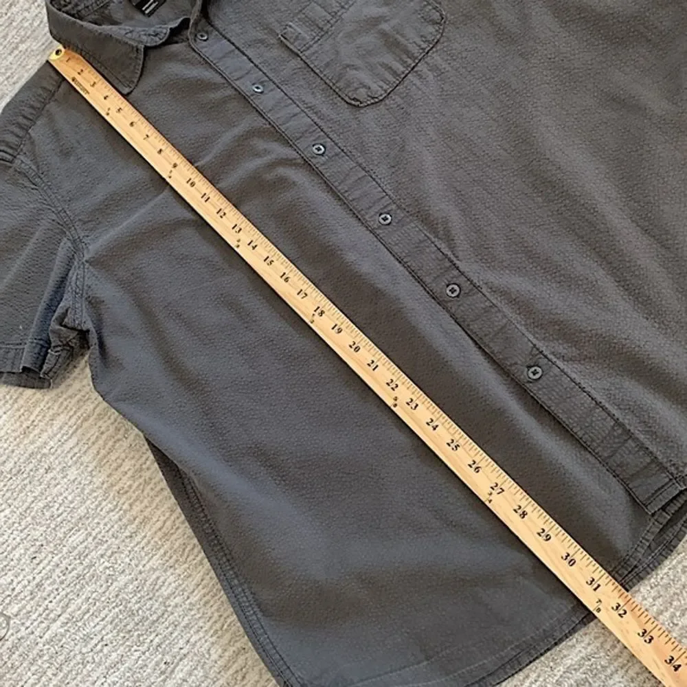 The North Face Short Sleeve Seersucker Button Shirt Mens Size XXL Sun Faded Grey